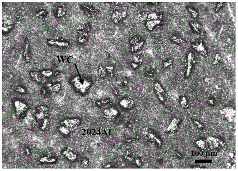 Mixing method for preparing wcp/2024al composite radiation shielding material