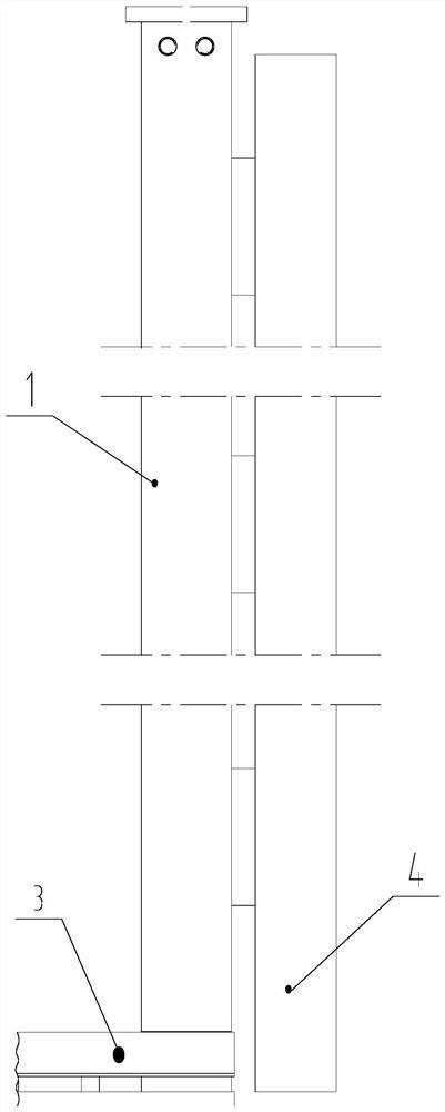 Device and method for insulation between subway platform door end door and equipment wall