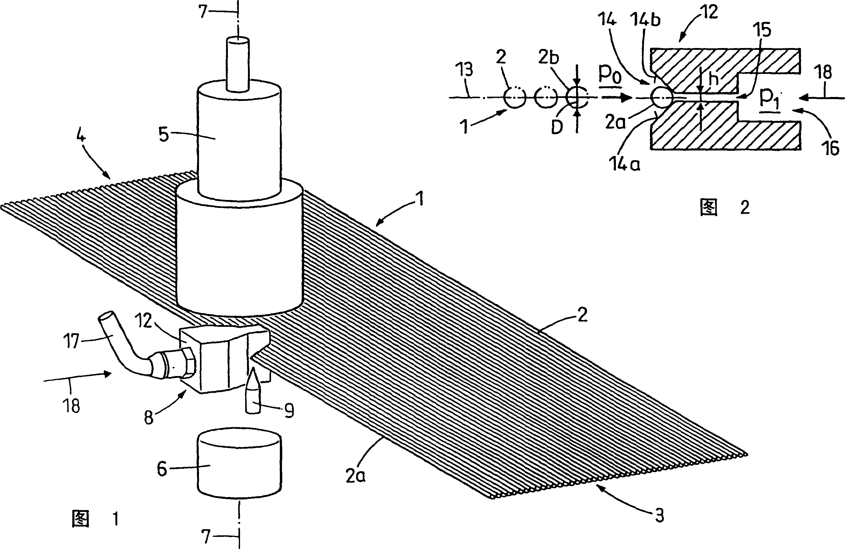 Device and method for separating threads out of a thread layer