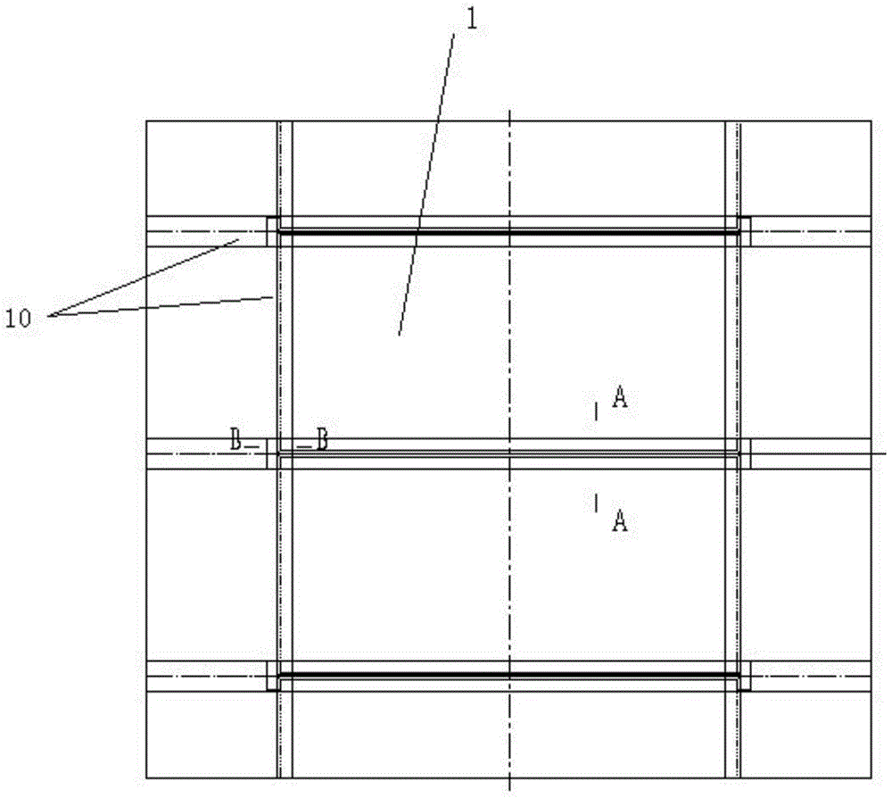 Steel structure bridge with steel bridge main body isolated from bridge deck and construction method thereof