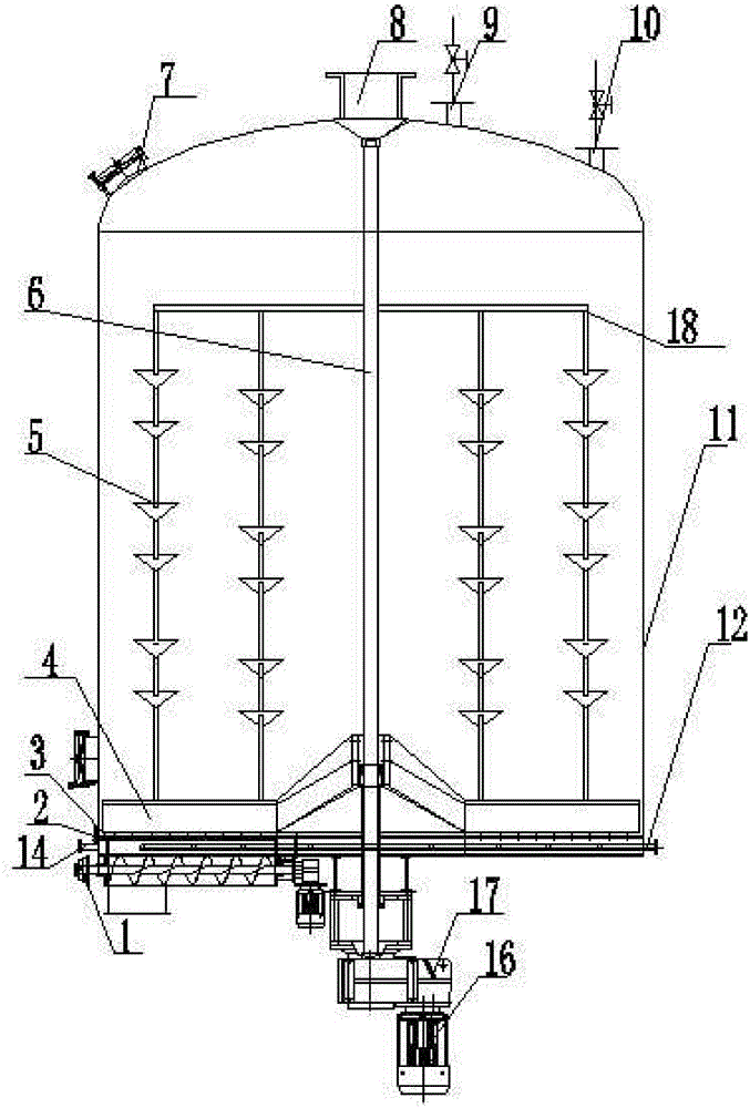 Solid-state vertical fermentation, self-circulation cooling, and distillation integrated device and method