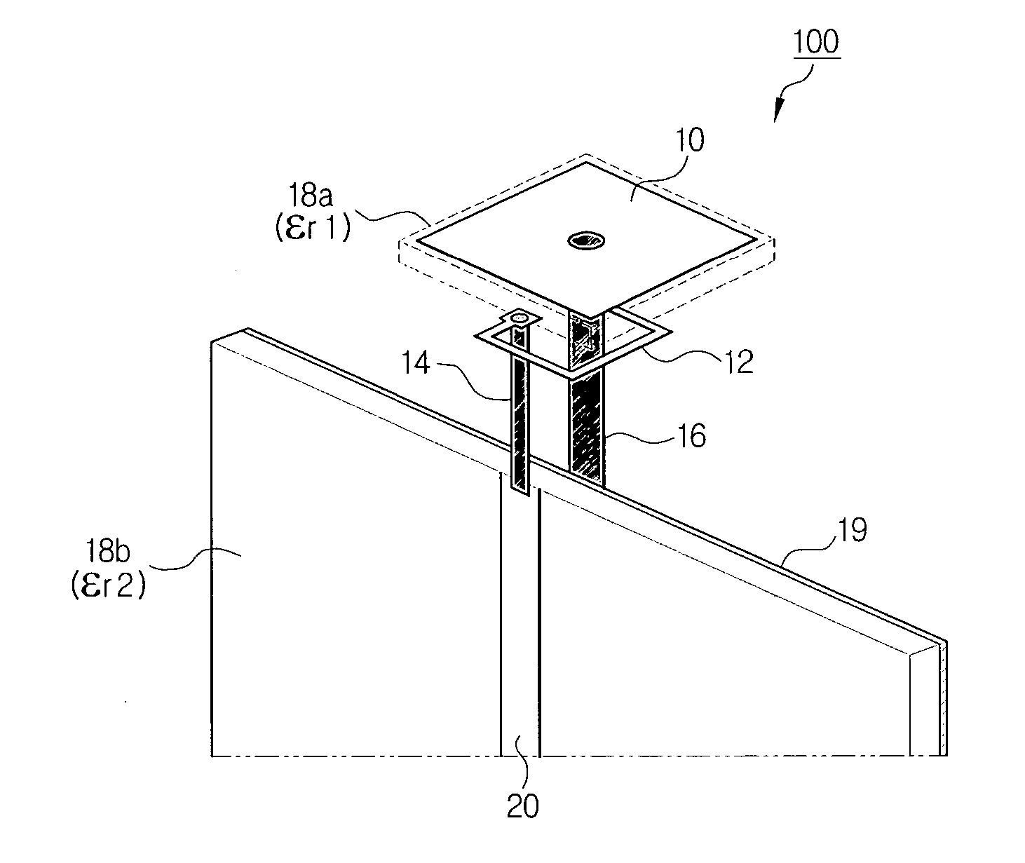 Small broadband monopole antenna having perpendicular ground plane with electromagnetically coupled feed