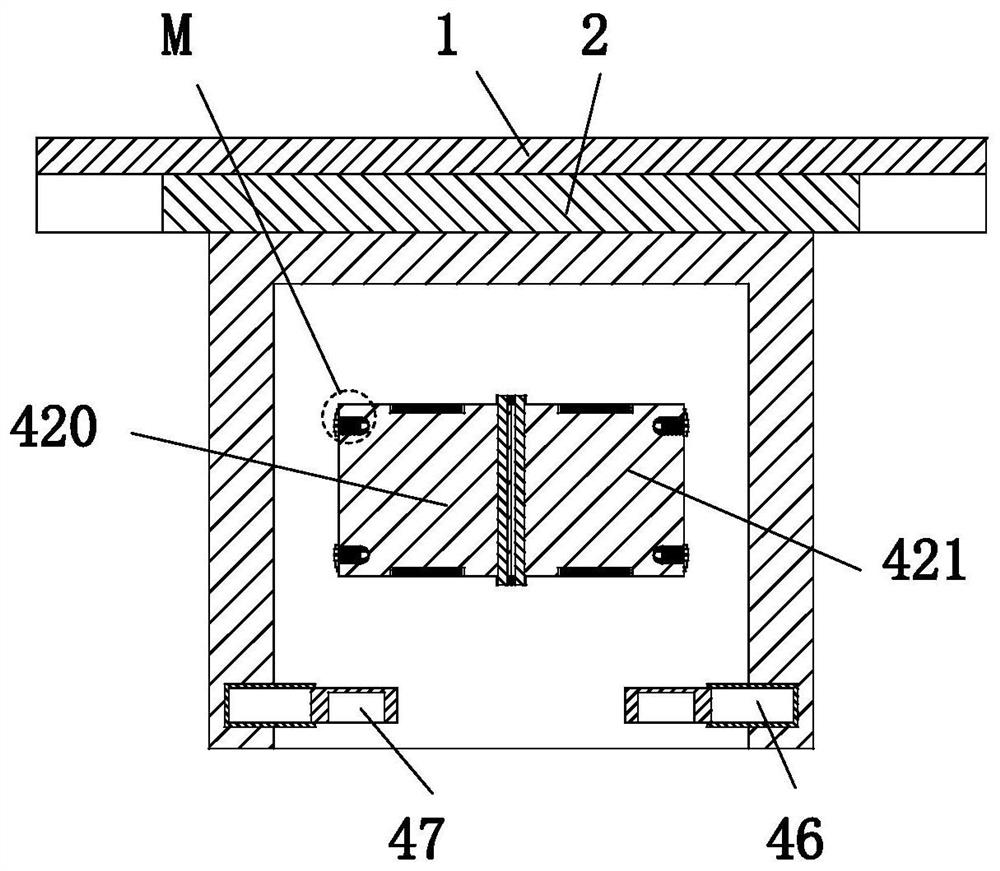 Adjustable wall-mounted cupboard