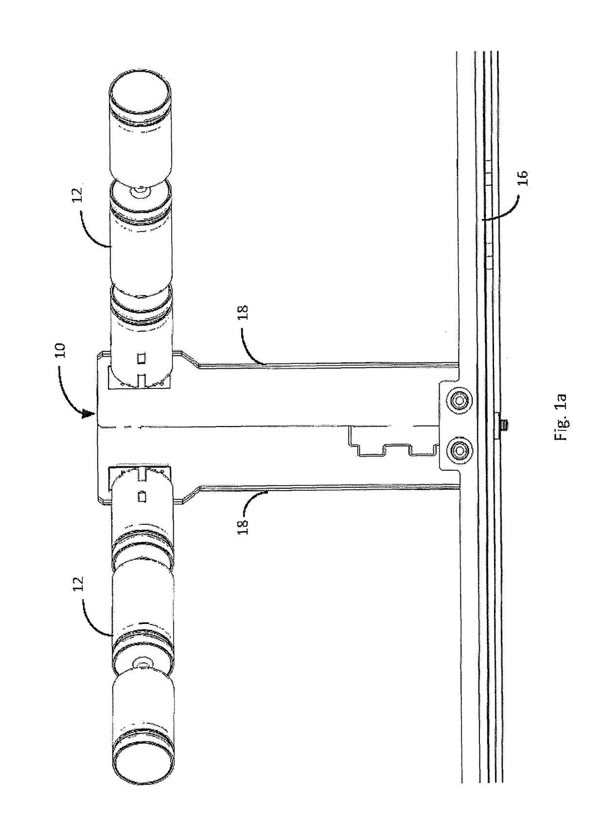 Full wave dipole array having improved squint performance