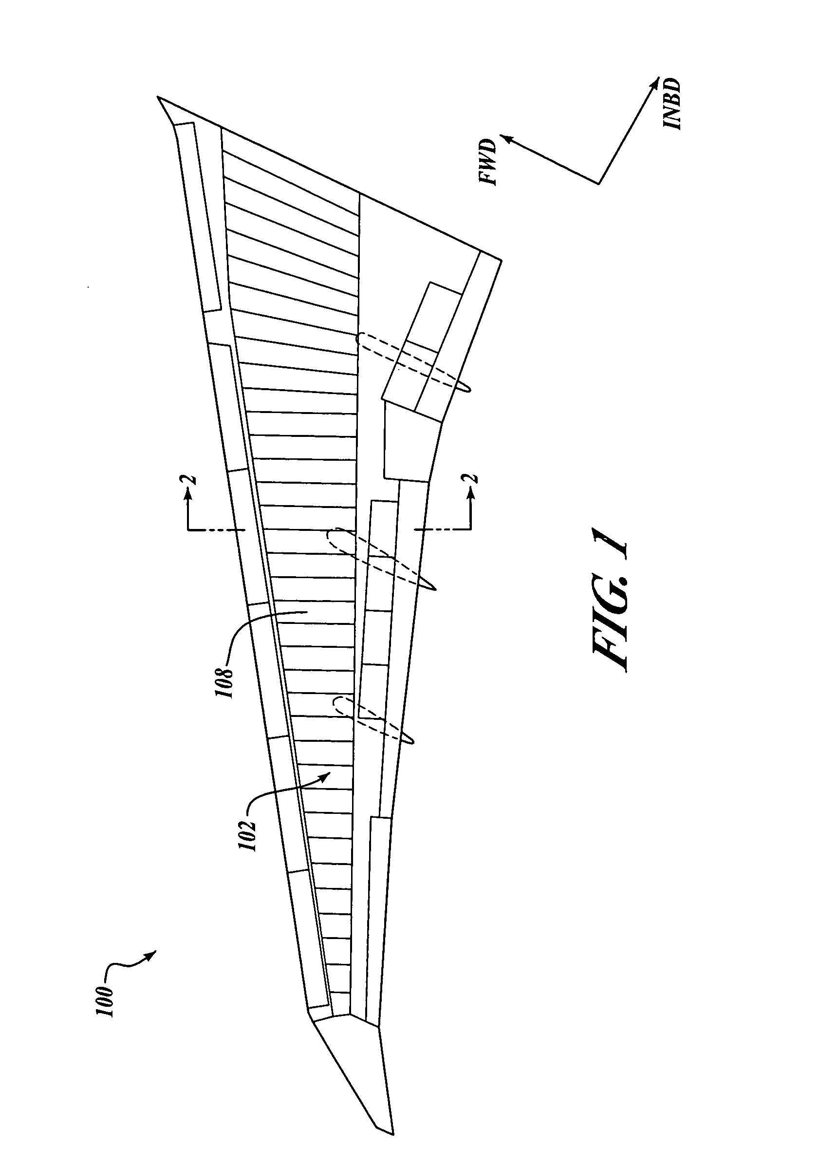 Aircraft wing composed of composite and metal panels