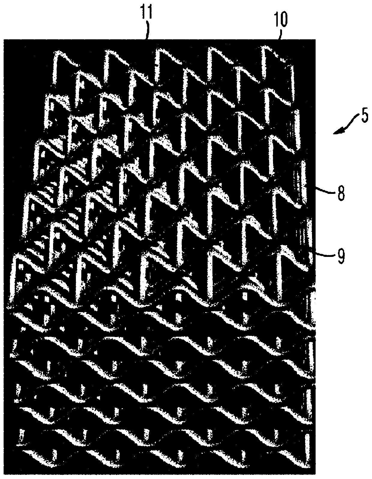 Reaction device with heat exchanger and use thereof