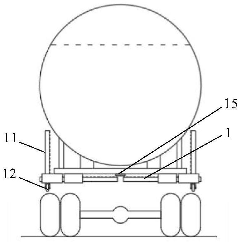 A liquid tank truck rollover support device and its rack elongation control method