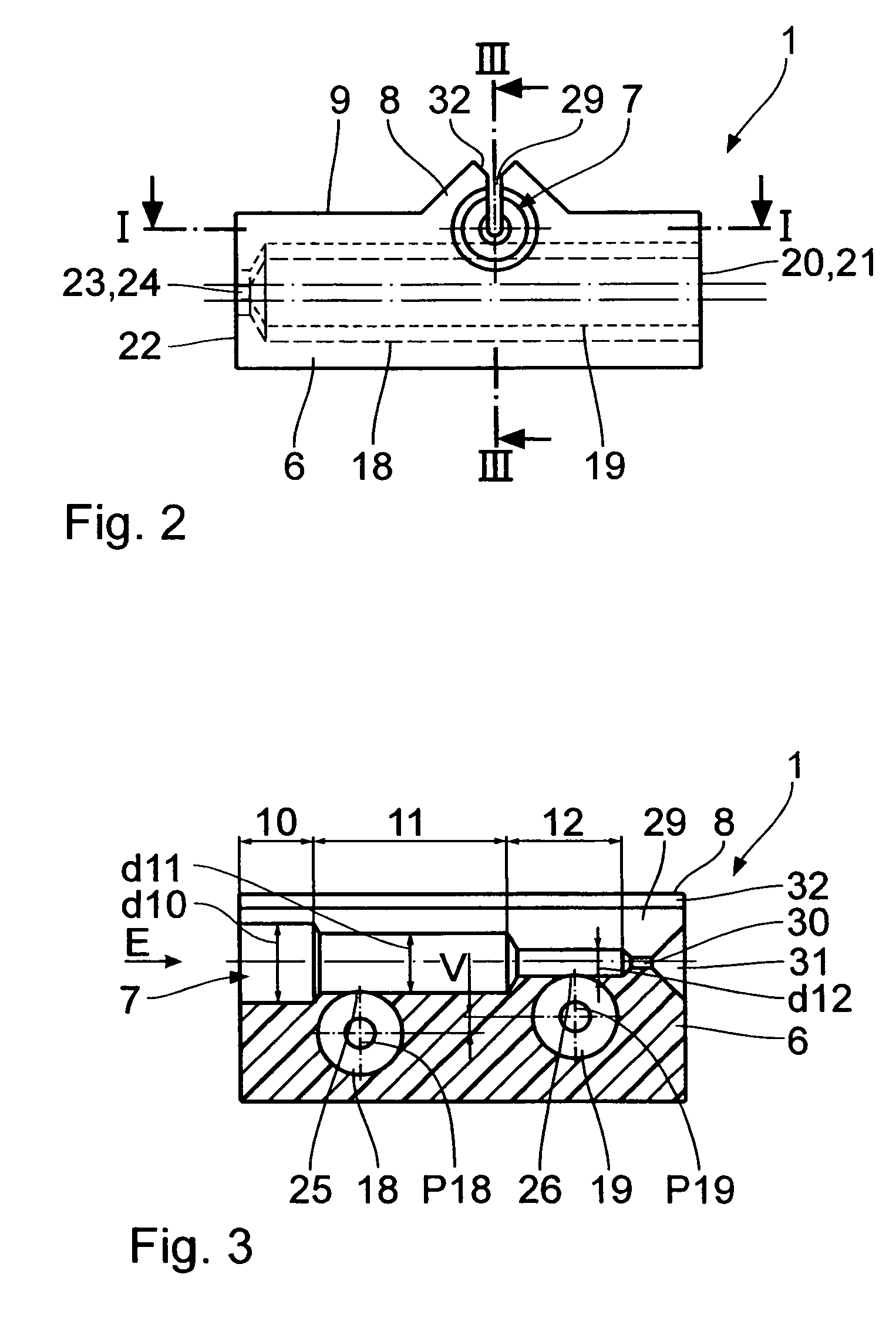 Contact connection adapter for producing an intermittent electrical contact between two plugs