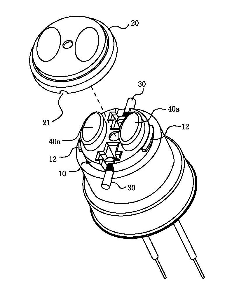 Clamping-nail fixing structure for lamp cap