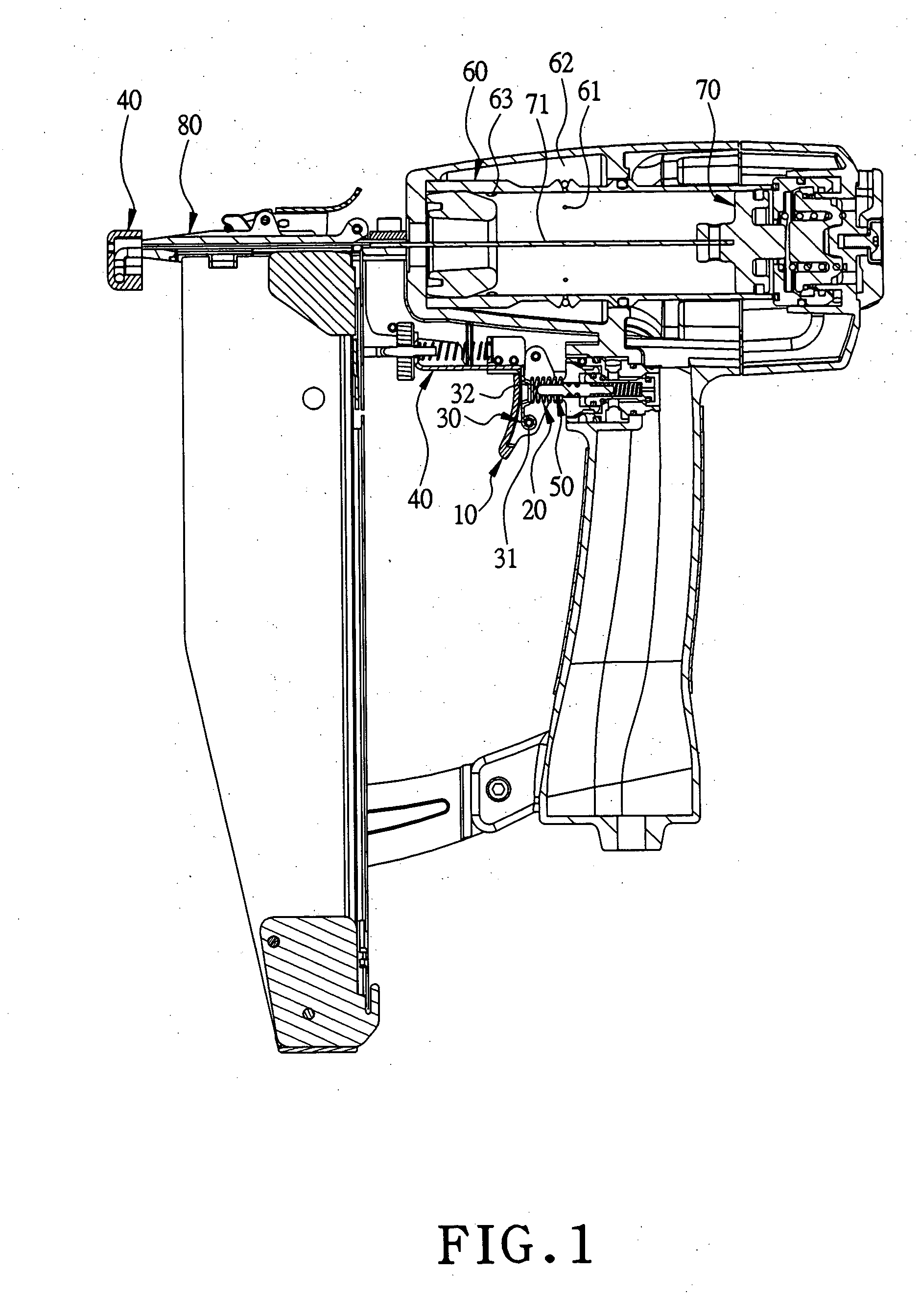 Single orderly striking device for a nail gun