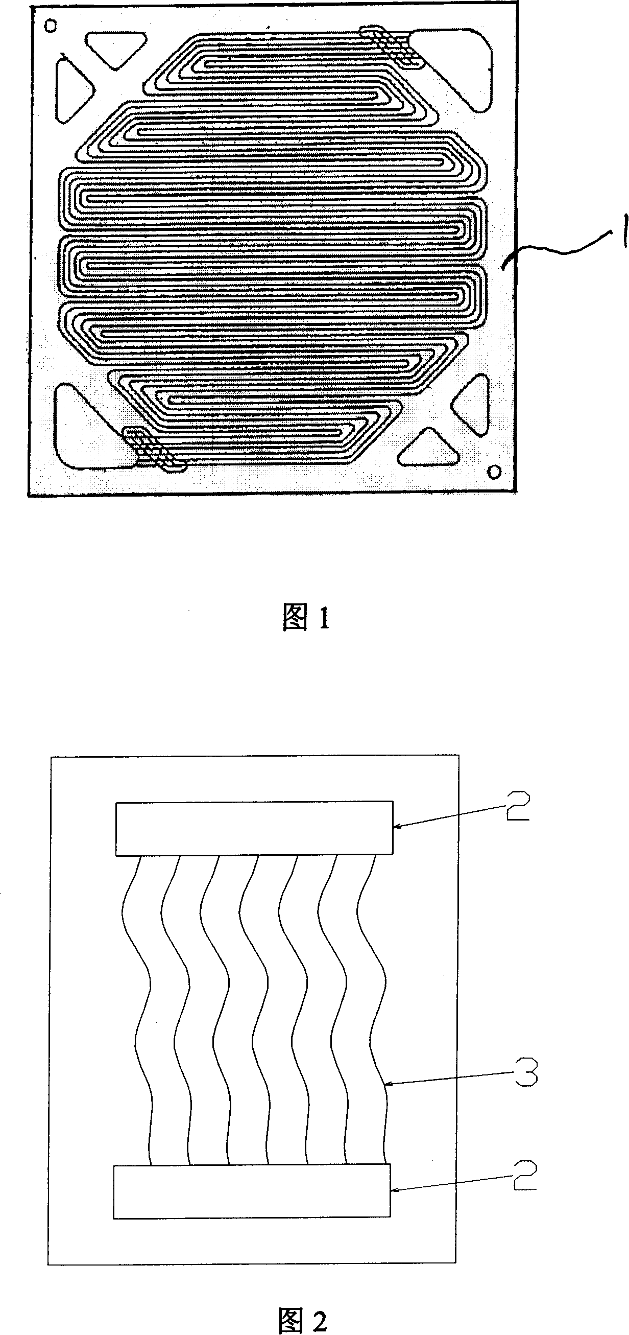 A fuel battery flow guiding polarized plate without water blockage