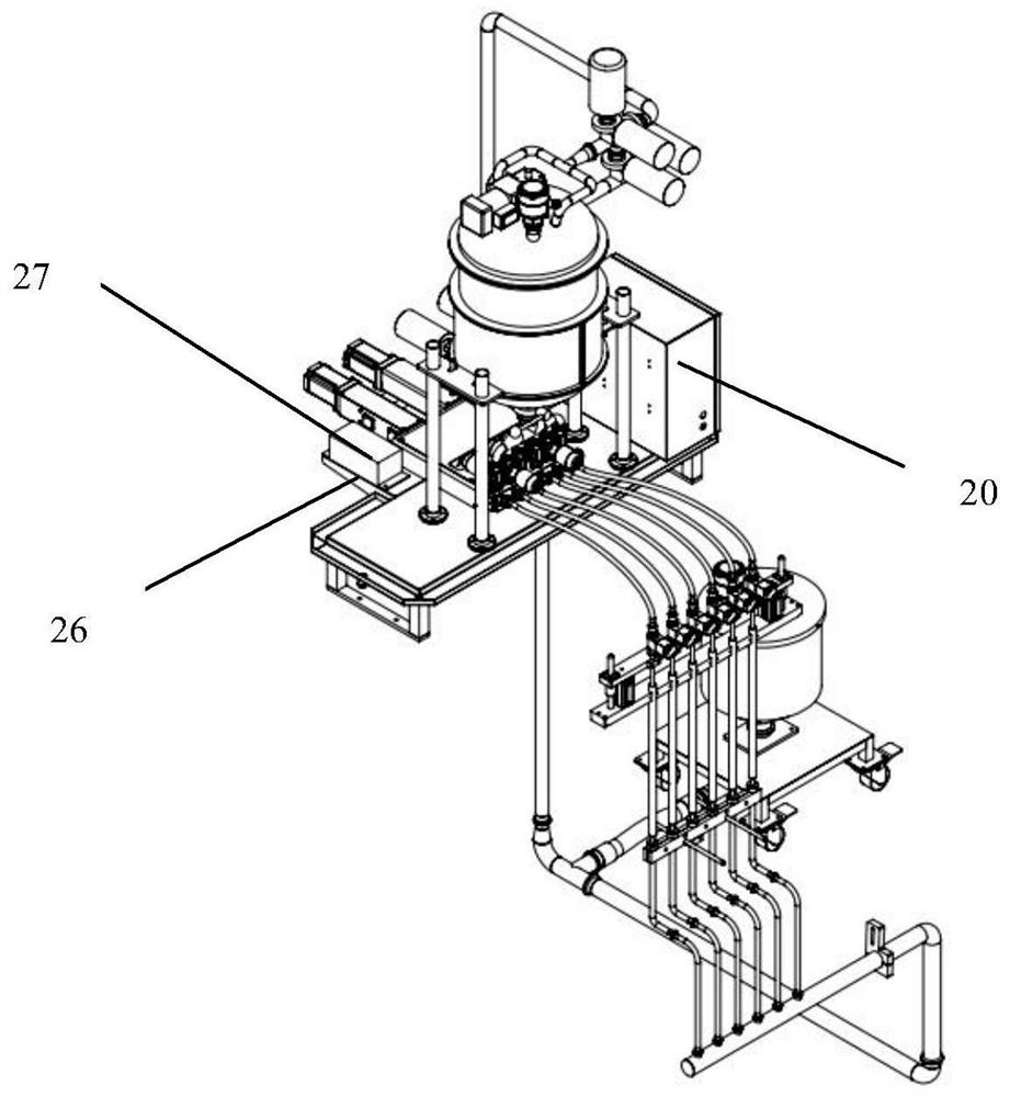 Multi-column liquid filling and cleaning mechanism