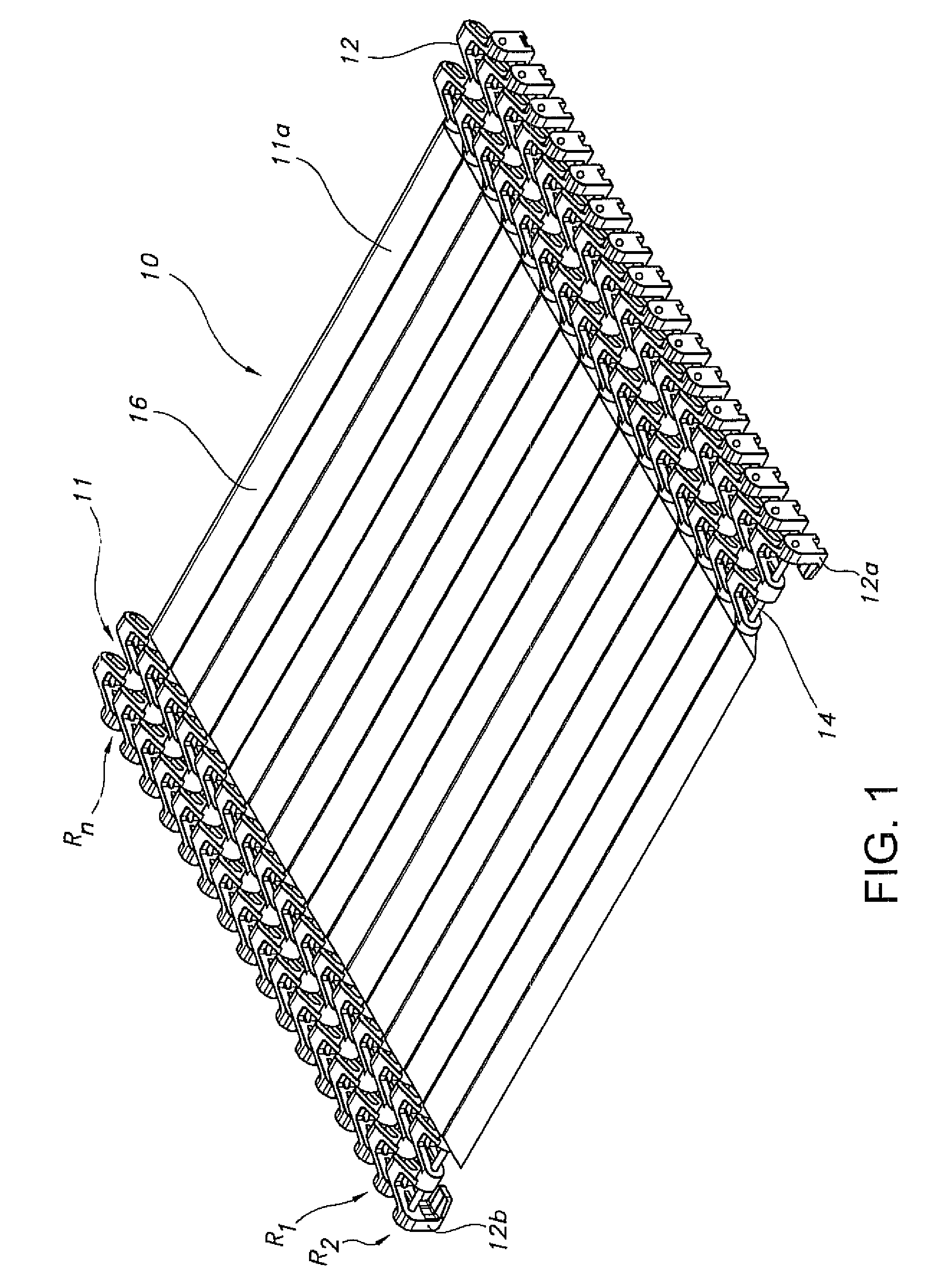 Side-flexing conveyor chain with pivoting slats and related methods