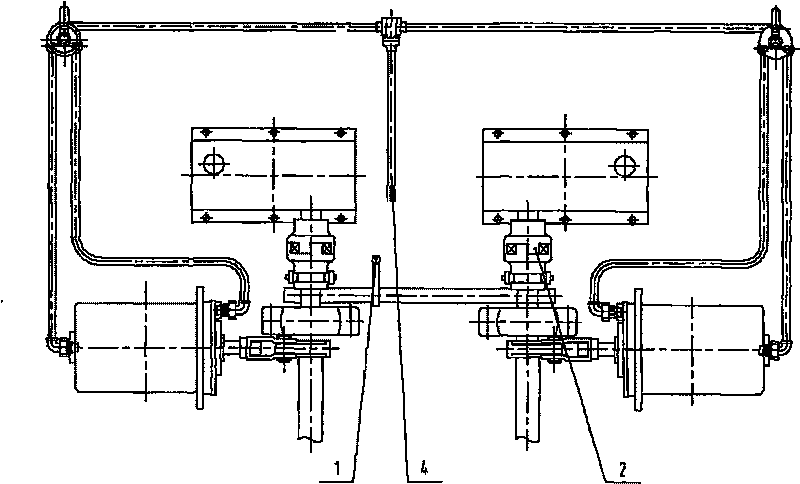 Wind power/manual linkage apparatus for discharge of railway freight transport hopper wagon