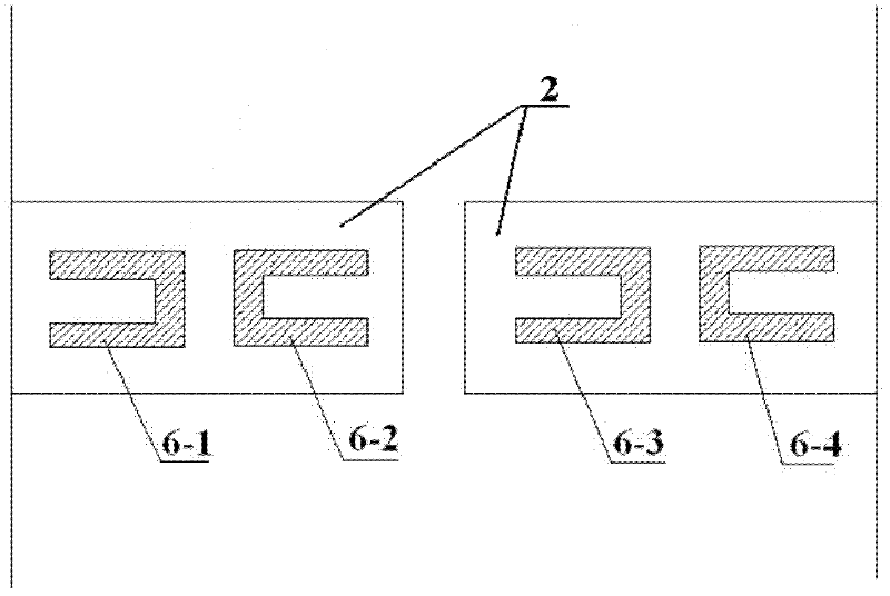 Acceleration sensor chip with compound multiple-beam structure and manufacturing method thereof