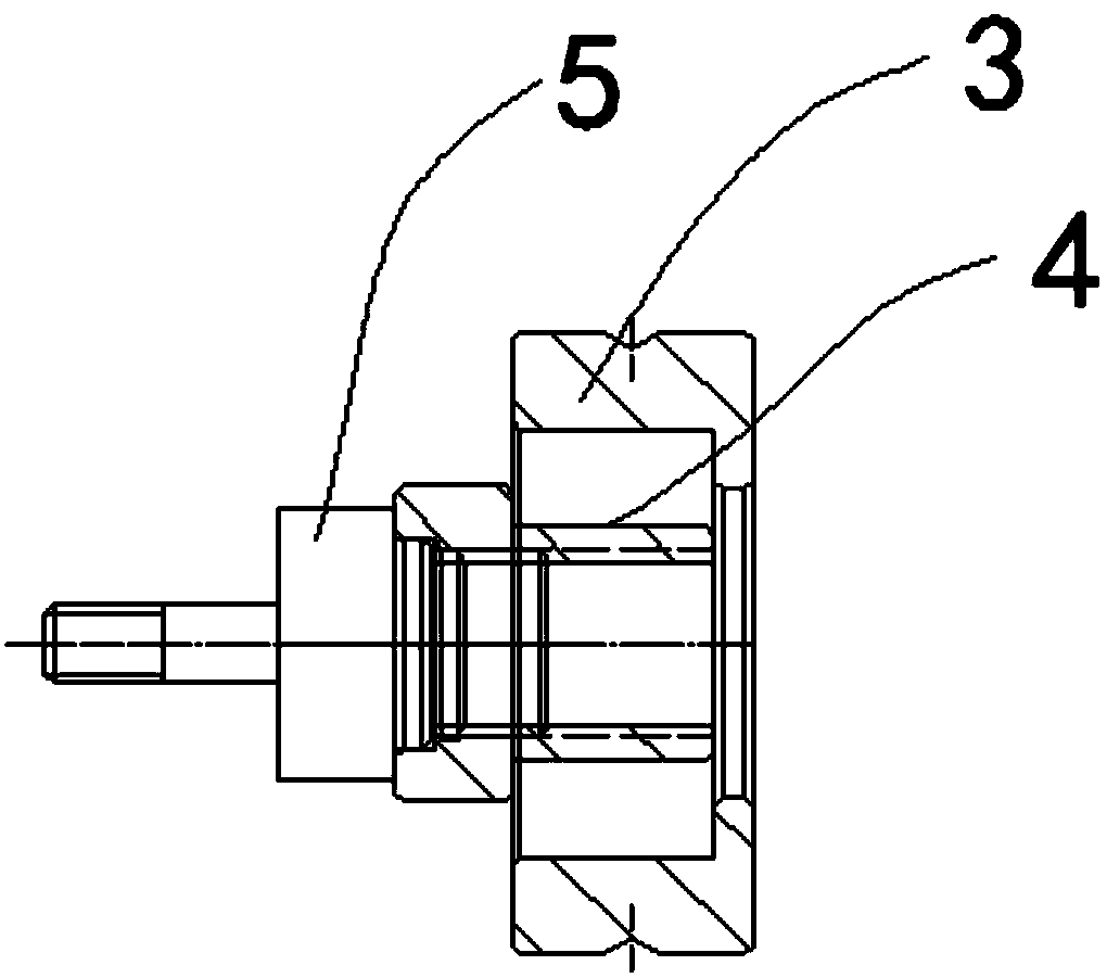 Pipe center alignment mechanism and method for ship tail pipe