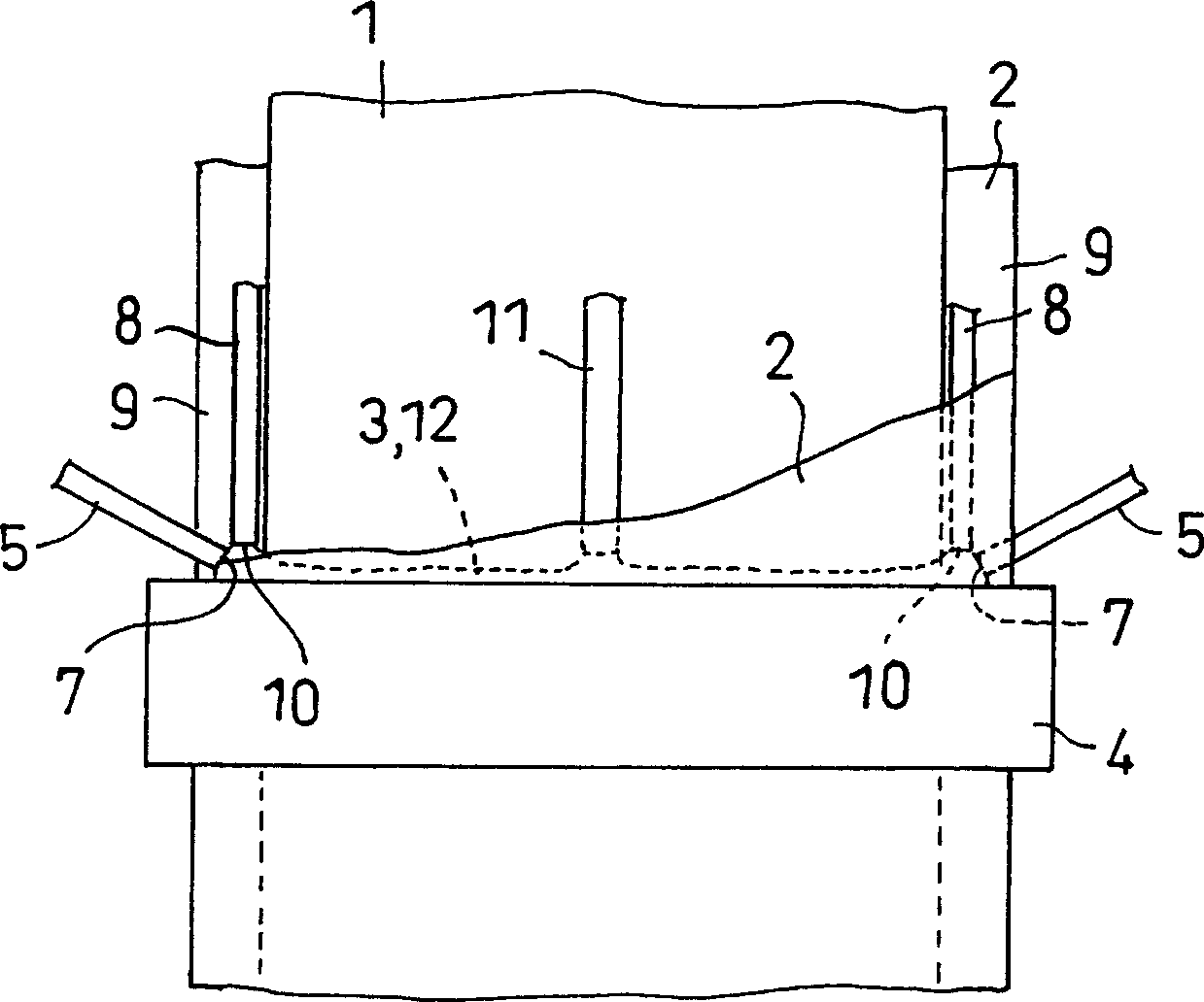 Production method of film laminates and production apparatus used therein