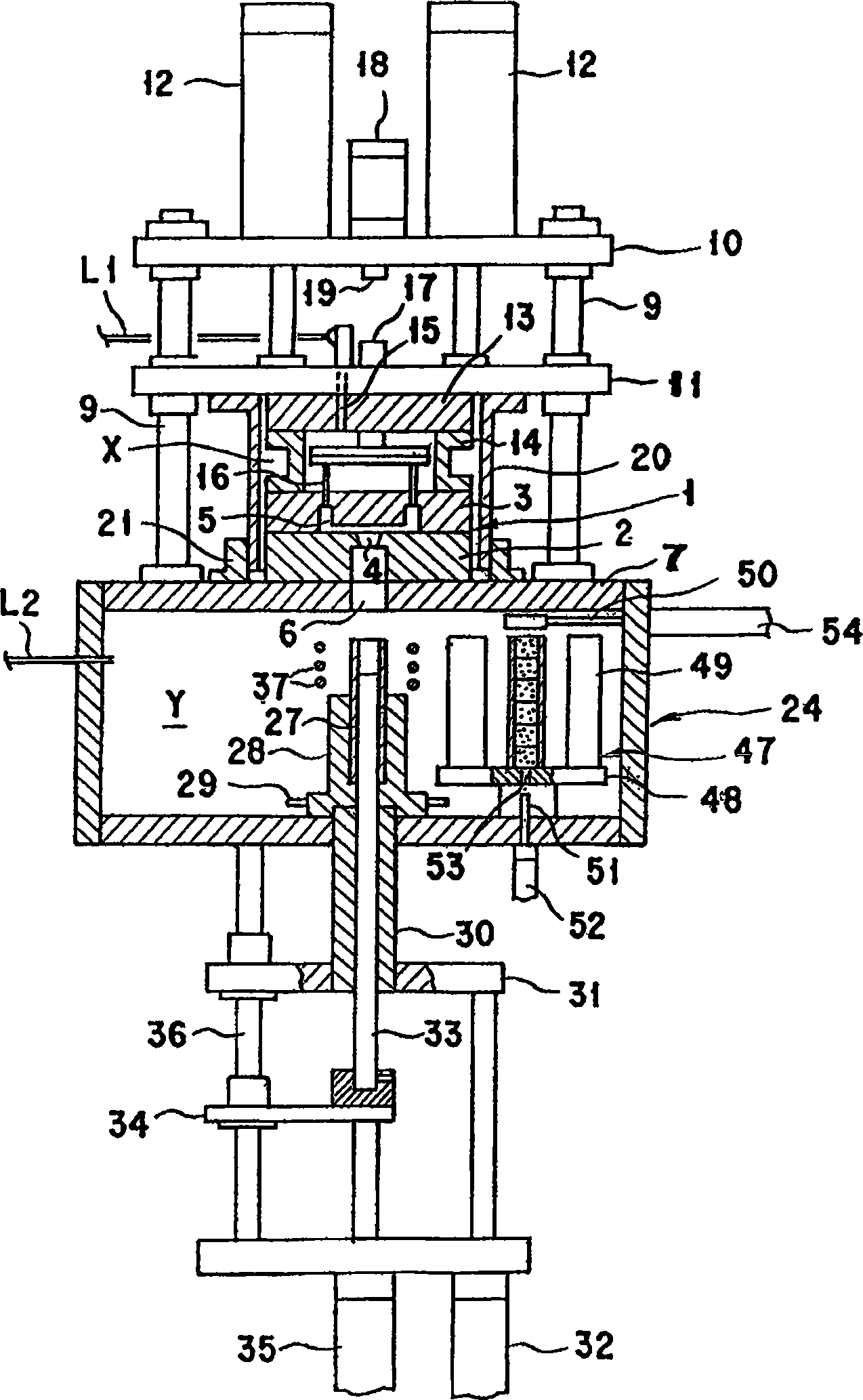 Injection molding device