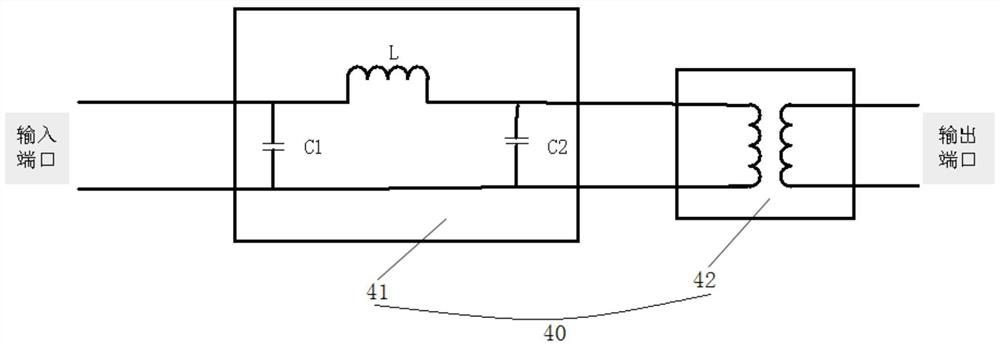 Short-wave antenna device and implementation method based on metal road facilities