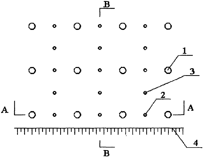 Comprehensive blasting method of explosive pot explosive packages and prolonging explosive packages and capable of reducing blasting chunk rate