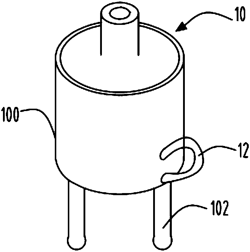 An alkaline dry battery electrolyte rotary injection device