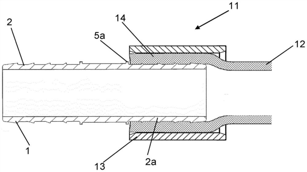 Connecting element and pipe connection comprising said connecting element