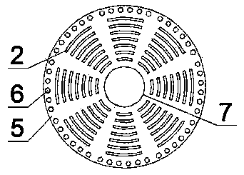 Edge material-passing device in ball mill