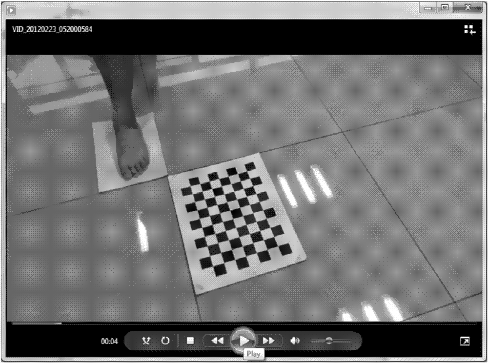 Method of acquiring three-dimensional foot shape by using foot shape video and sensor data acquired by smart phone