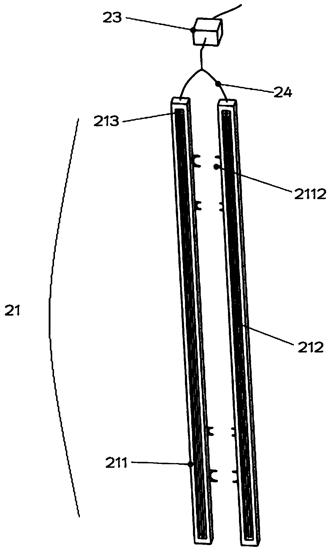 Self-cleaning device for outdoor heat exchanger of air conditioner, air conditioner and control method