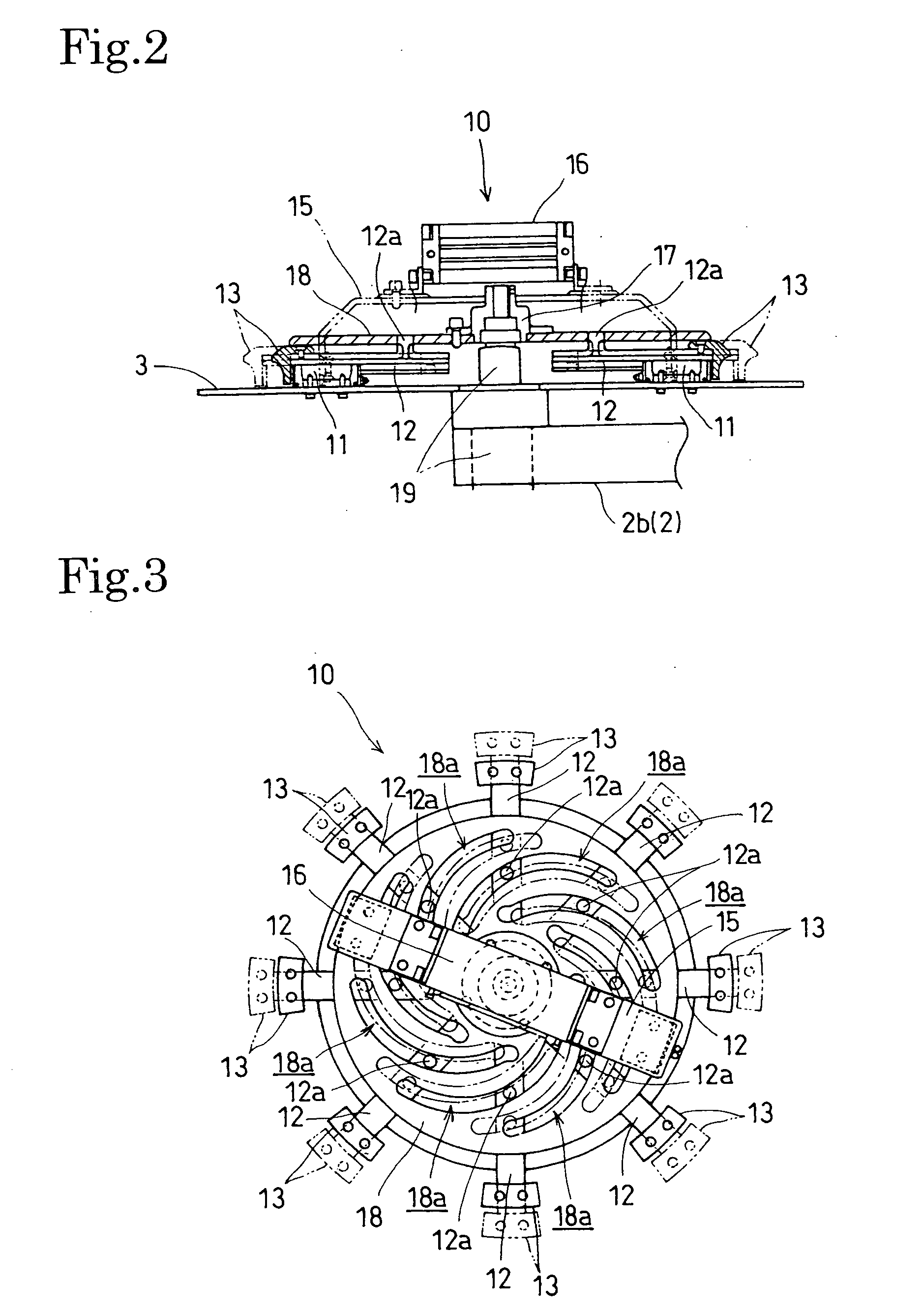 Method of correcting shape of green tire and apparatus for carrying out the same