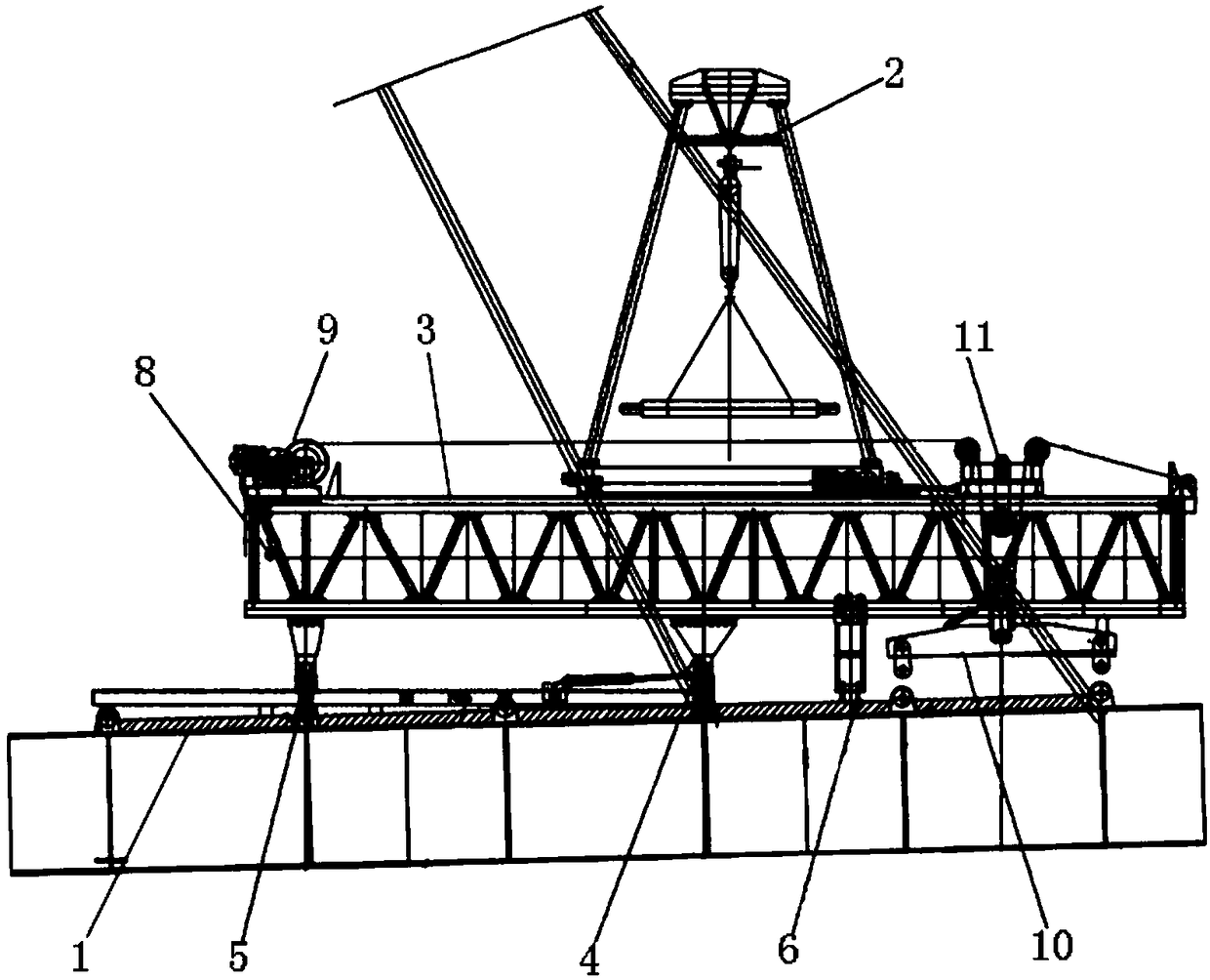 Integrated bridge deck hoisting device for superposed beam construction