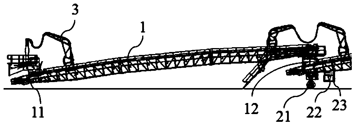 Intelligent transshipping device after mobile crushing station and transshipping method thereof