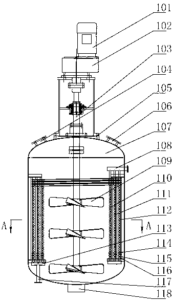 Multifunctional heat exchanging device of crystallizing kettle