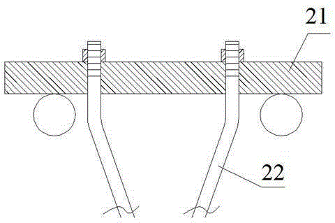 Self-balancing loading device for batch concrete-filled steel tubes