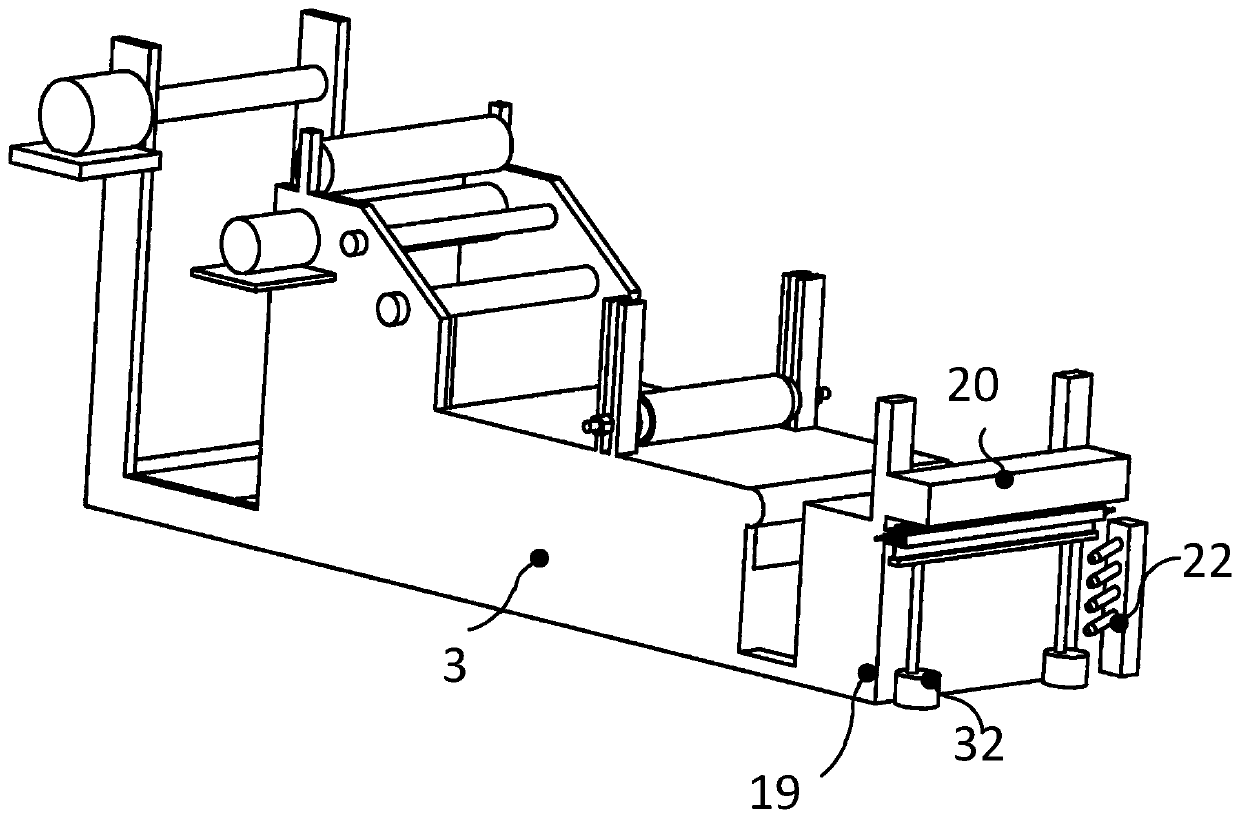 Automatic slicer with tool cleaning mechanism