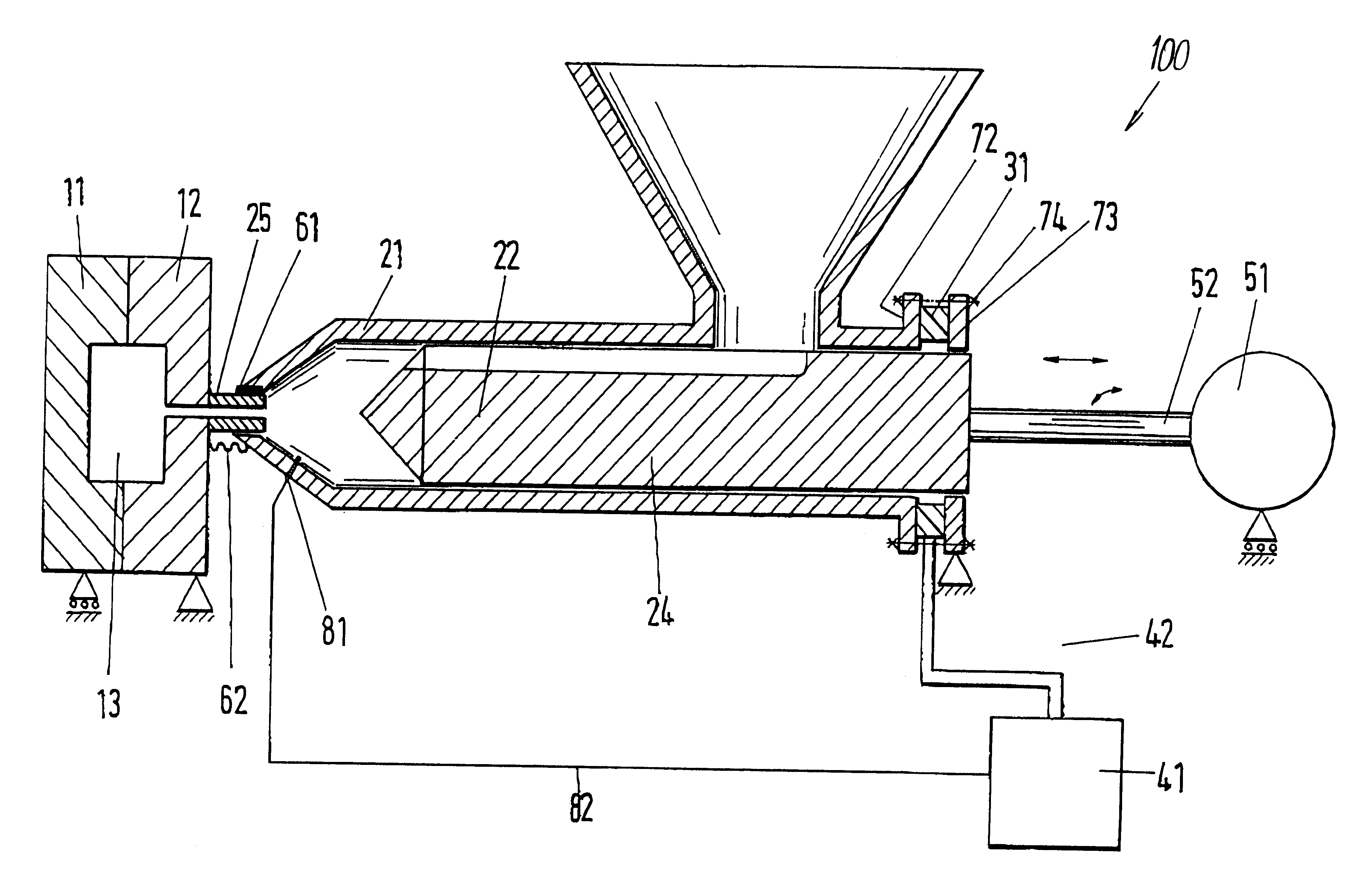 Resonating injection molding machine and process for its operation