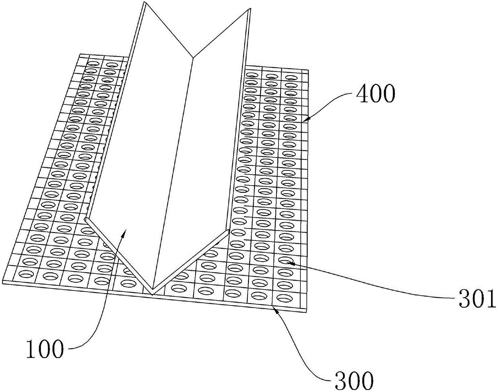 V-shaped gap for decorating wall space