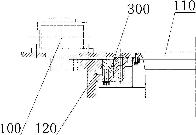 Swiveling mechanism and engineering machinery with swiveling mechanism