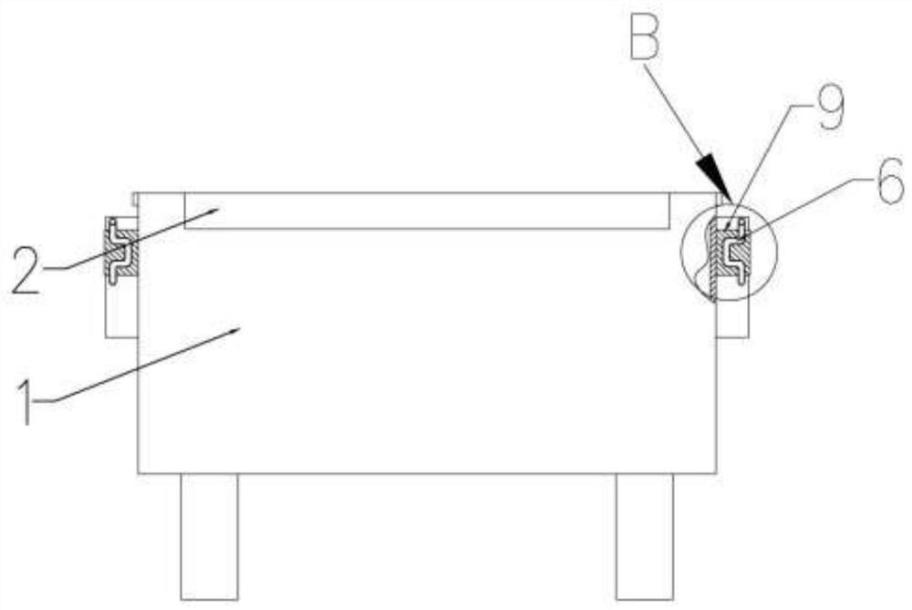 A rear door locking structure and rear door locking method of a mining transport vehicle