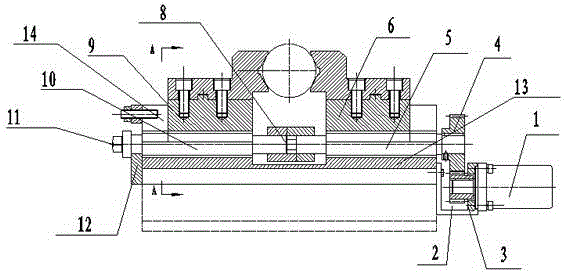 Automatic centering and clamping device for pipes