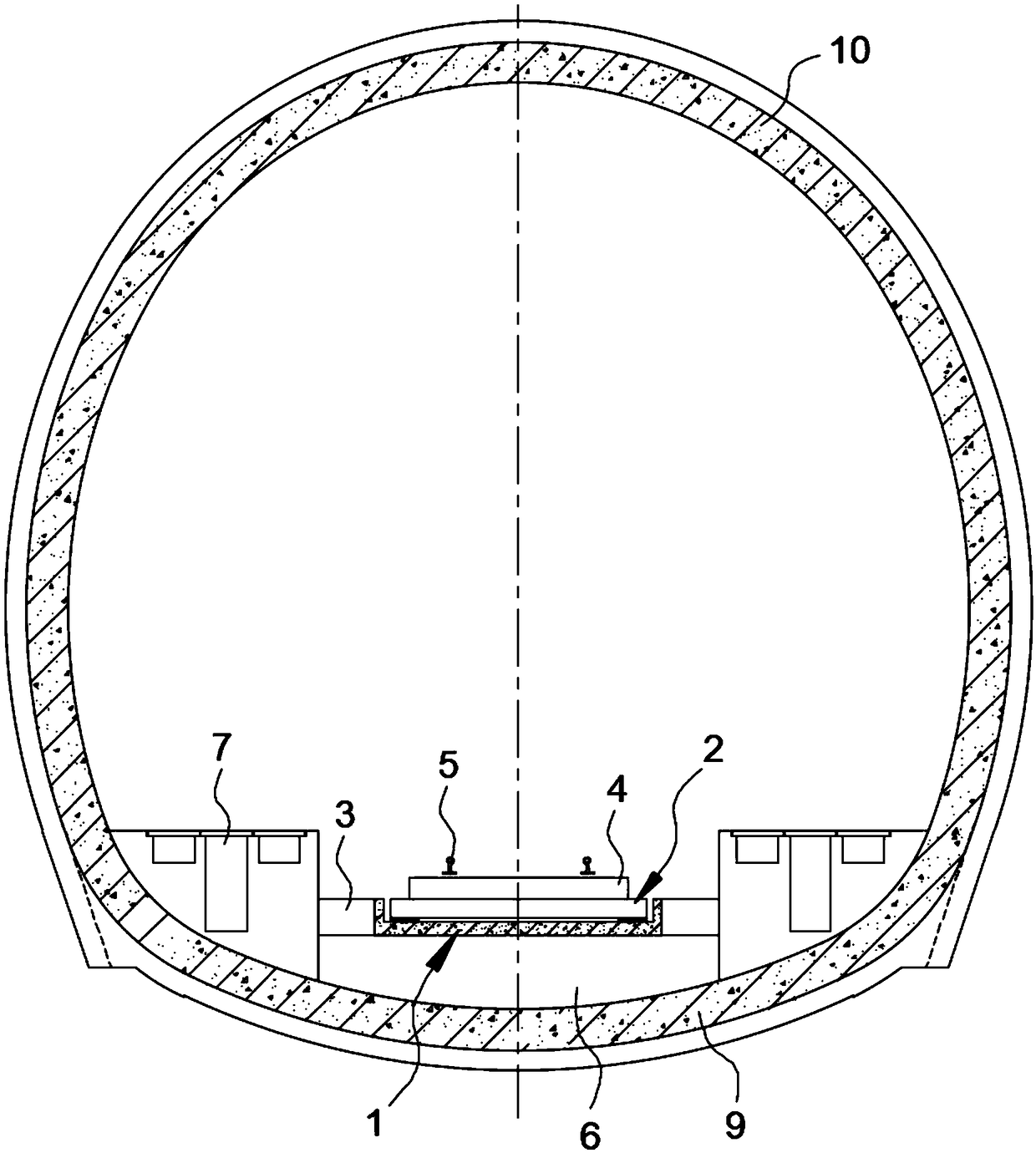 Rail deformation control structure in high-speed railway tunnel passing through large movable fault