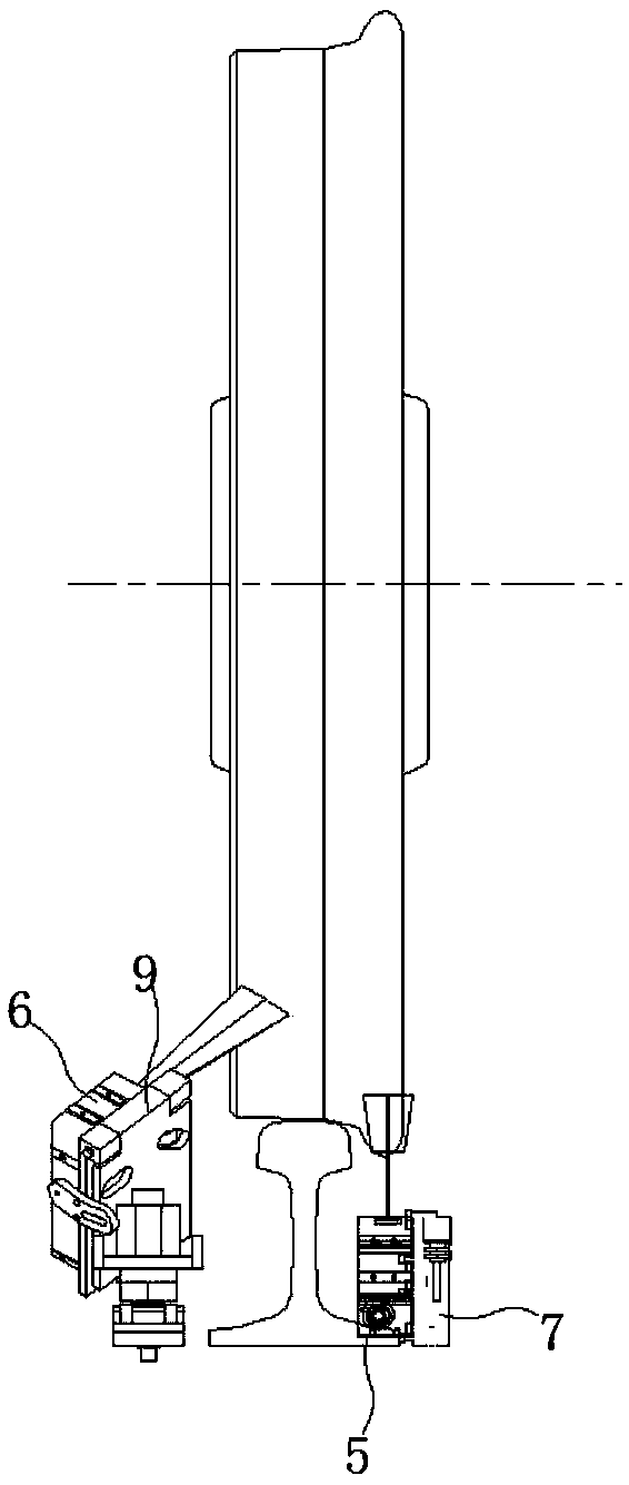 Device and method for on-line dynamic measurement of geometric parameters of wheels of train