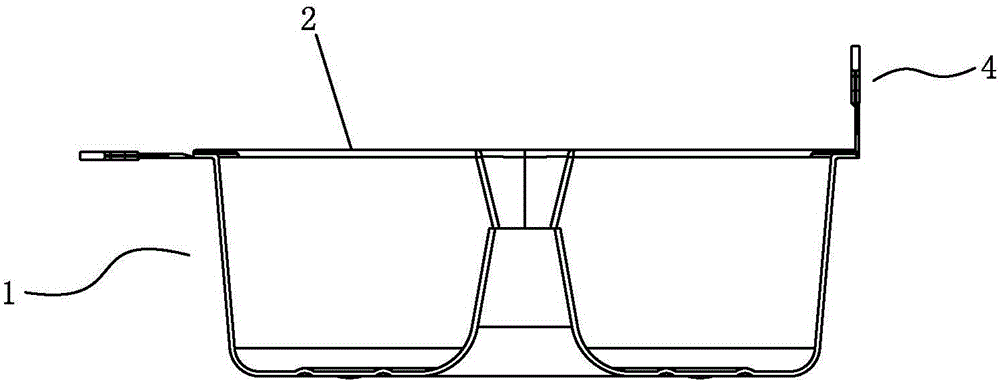 Steamer with all-in-one folding handles arranged inside steamer body