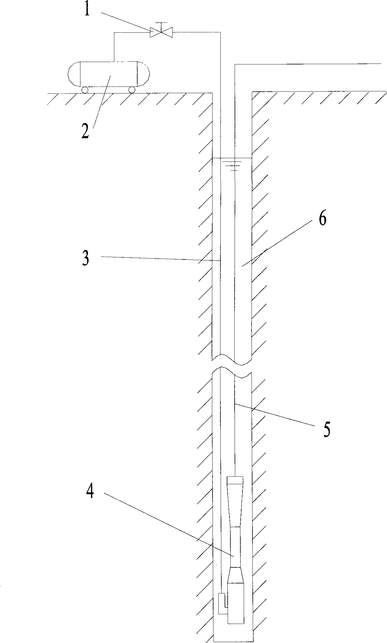 Method and apparatus for discharging water and slag of coal mine deep hole