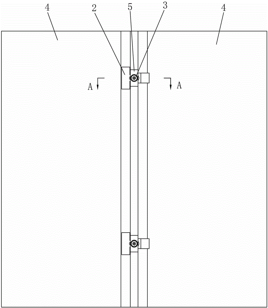 Connecting assembly used for mounting curtain wallboard