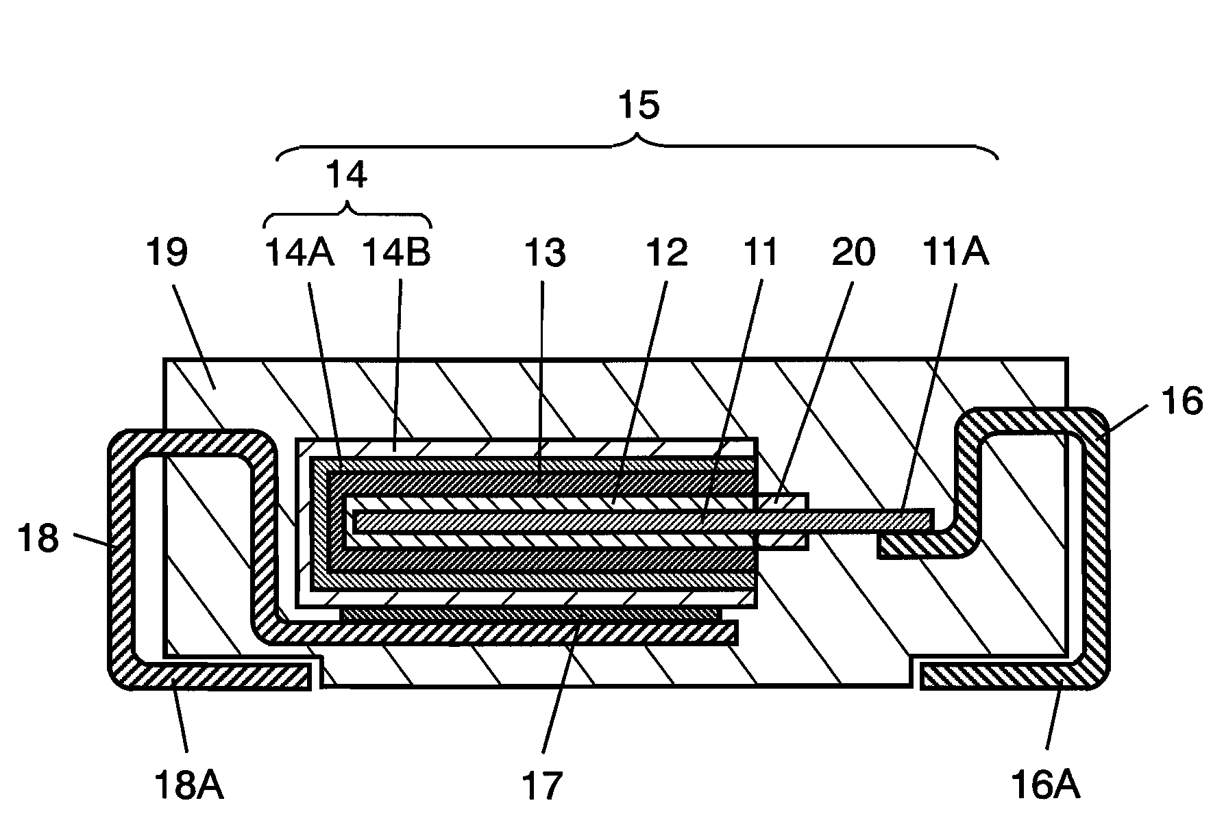 Solid electrolytic capacitor having carbon layer, containing carbon particles and additive, on solid electrolyte layer, and method of manufacturing the same