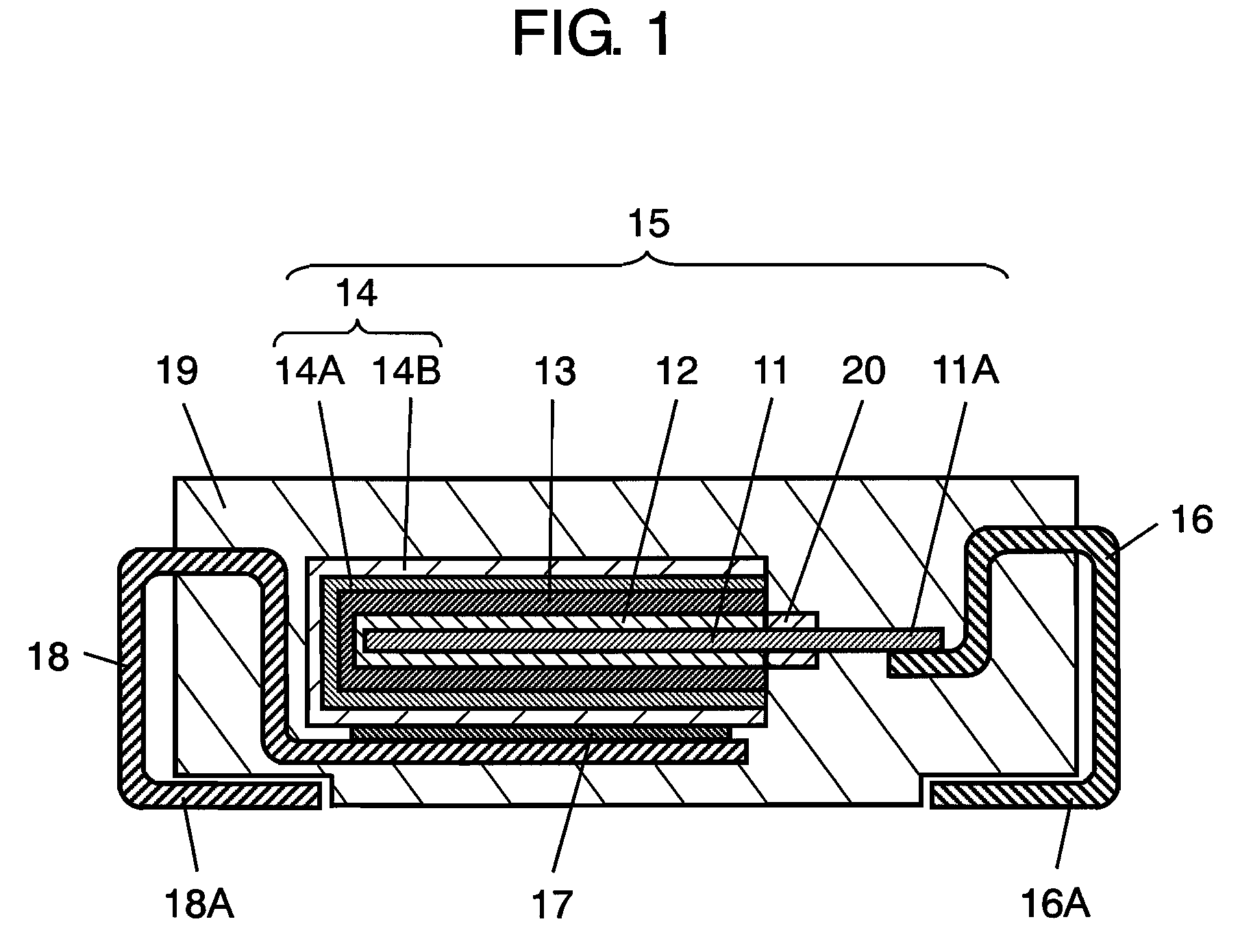 Solid electrolytic capacitor having carbon layer, containing carbon particles and additive, on solid electrolyte layer, and method of manufacturing the same