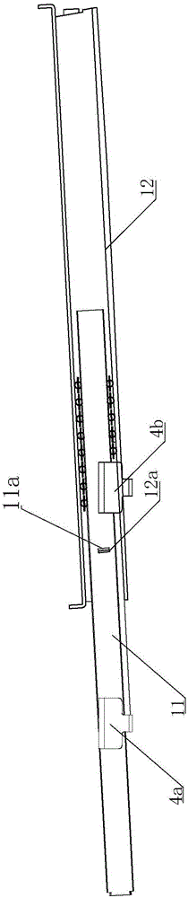 Oven with oven tray capable of being automatically moved out