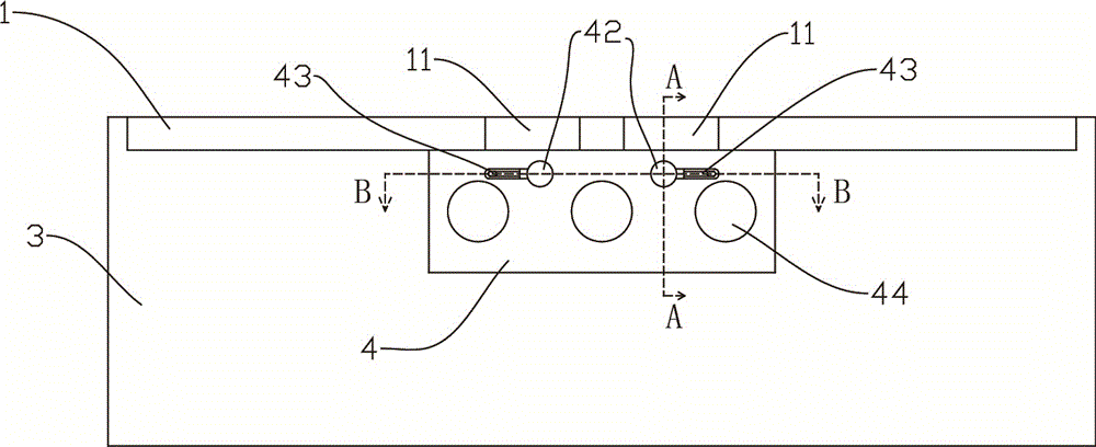 Docking locking device for boat