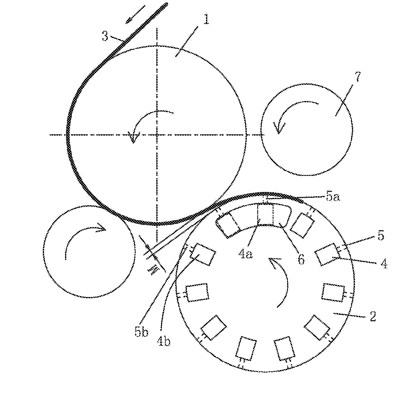 Coreless paper roll rewinding machine without a winding assisting plate